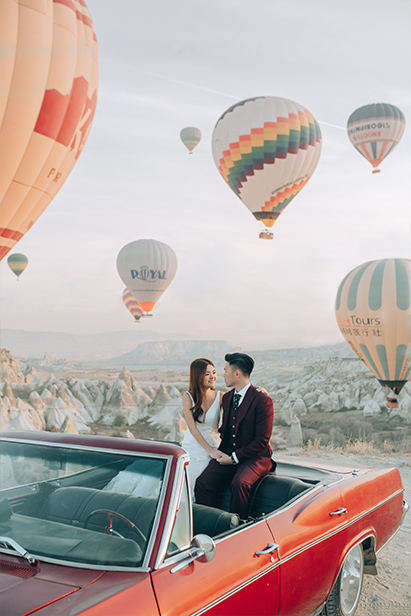 Cappadocia Vintage Car Pre-Wedding Hot Air Balloons