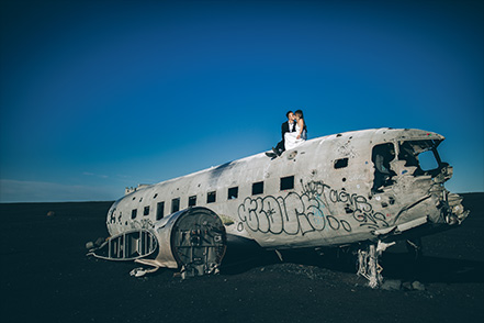 Iceland Abandoned DC Plane Wreckage Pre-Wedding Photoshoot