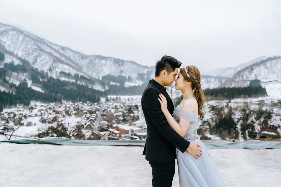 Shirakawa-go Winter Pre-Wedding Photoshoot