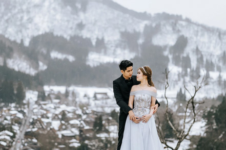 Shirakawa-go Winter Pre-Wedding Photoshoot