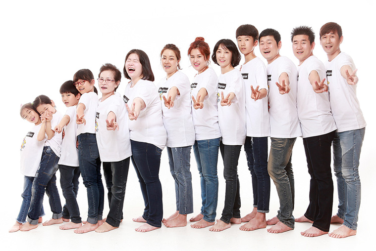 Korean Studio Photoshoot Large Family